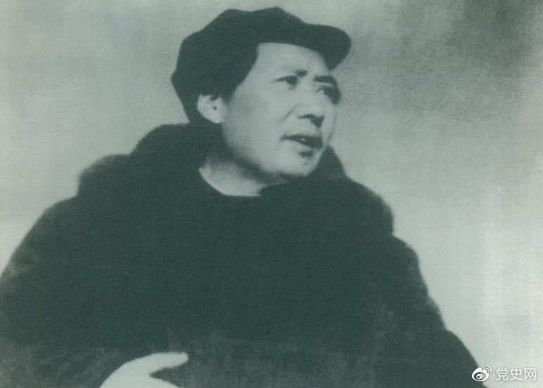 　　1949年3月23日，毛澤東率領中共中央機關離開西柏坡前往北平。出發(fā)時，他對周恩來說，今天是進京的日子，進京趕考去。我們決不當李自成，我們都希望考個好成績。